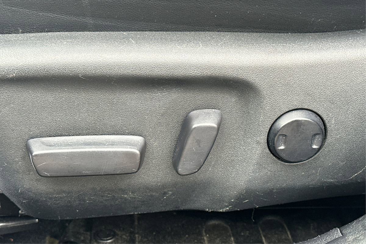 Used 2017 Toyota Camry XLE image 18