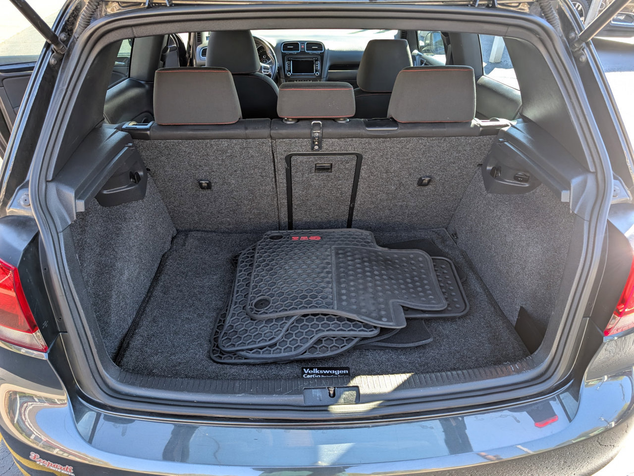 Used 2012 Volkswagen Golf 2-Door image 25