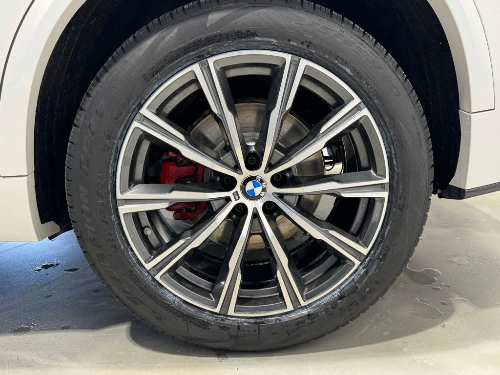 Used 2022 BMW X5 xDrive40i w/ M Sport Package image 12