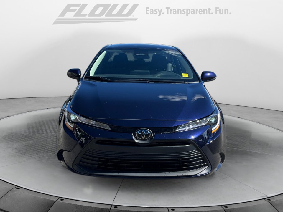 Used 2025 Toyota Corolla LE image 3