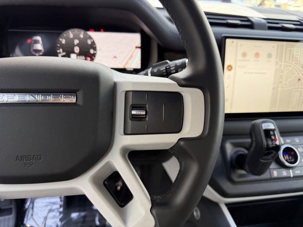 Used 2025 Land Rover Defender 110 S image 18