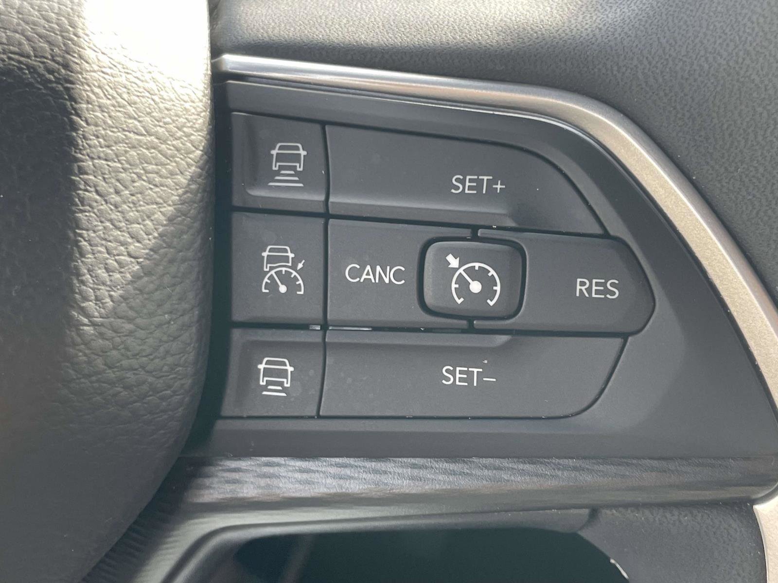 Used 2024 Jeep Grand Cherokee Laredo w/ MOPAR Finishing Package image 6