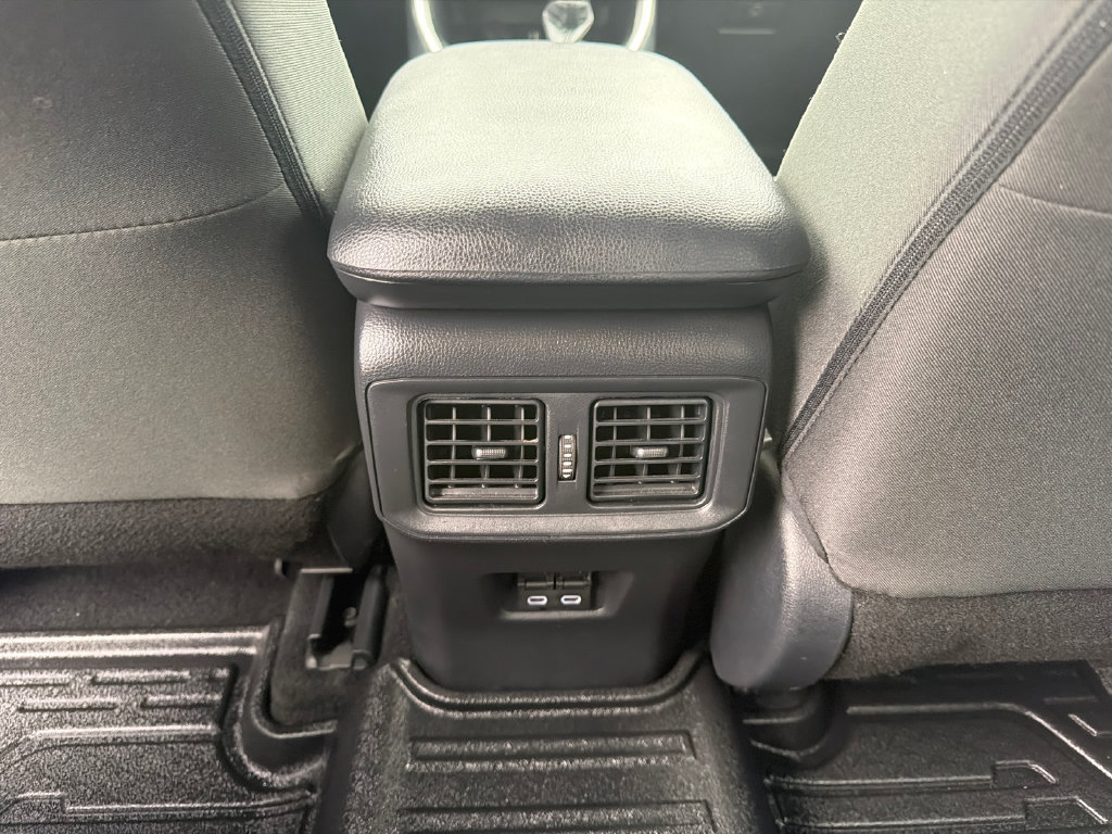Used 2025 Toyota RAV4 XLE FWD image 26
