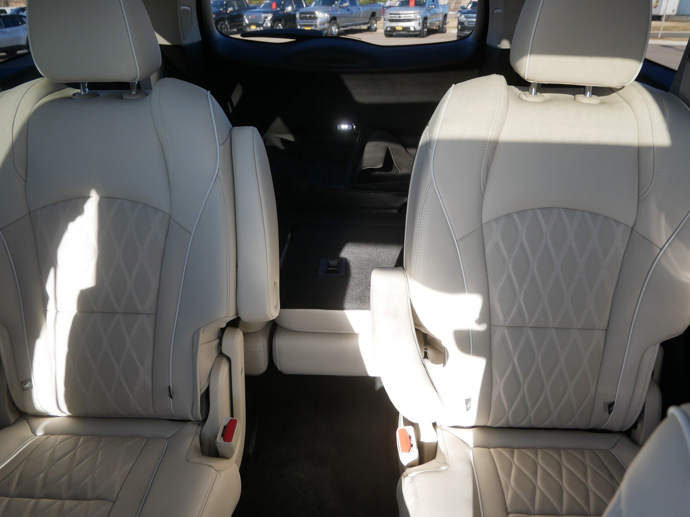 Used 2023 Buick Enclave Avenir w/ Avenir Technology Package image 13