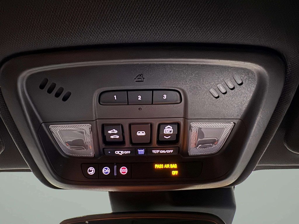 Used 2019 Buick LaCrosse Avenir w/ Driver Confidence Package II image 13