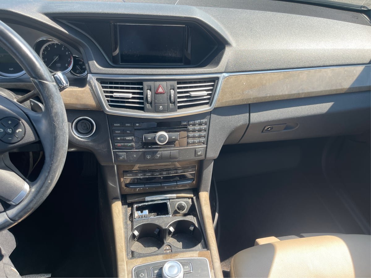 Used 2010 Mercedes-Benz E 350 4MATIC Sedan image 16