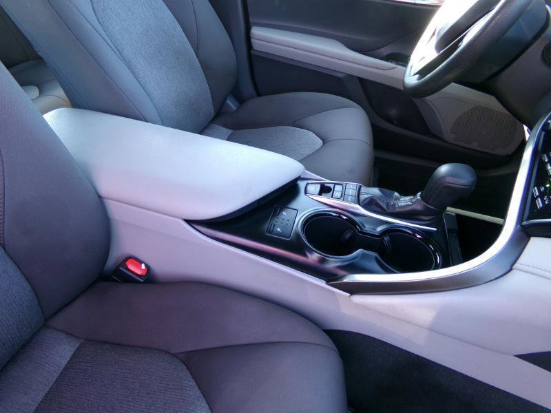 Used 2018 Toyota Camry LE FWD image 30