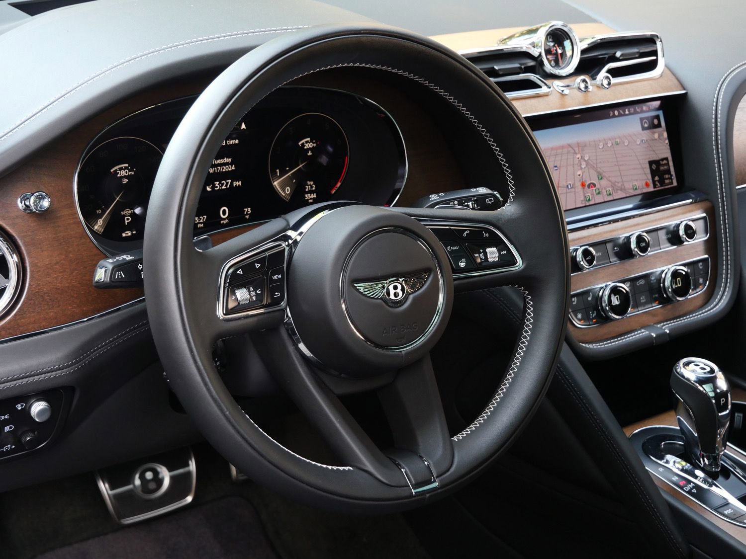 Used 2023 Bentley Bentayga Extended Wheelbase image 13