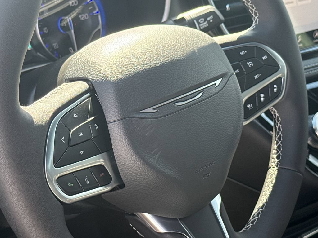 New 2027 Chrysler Pacifica Select FWD image 29