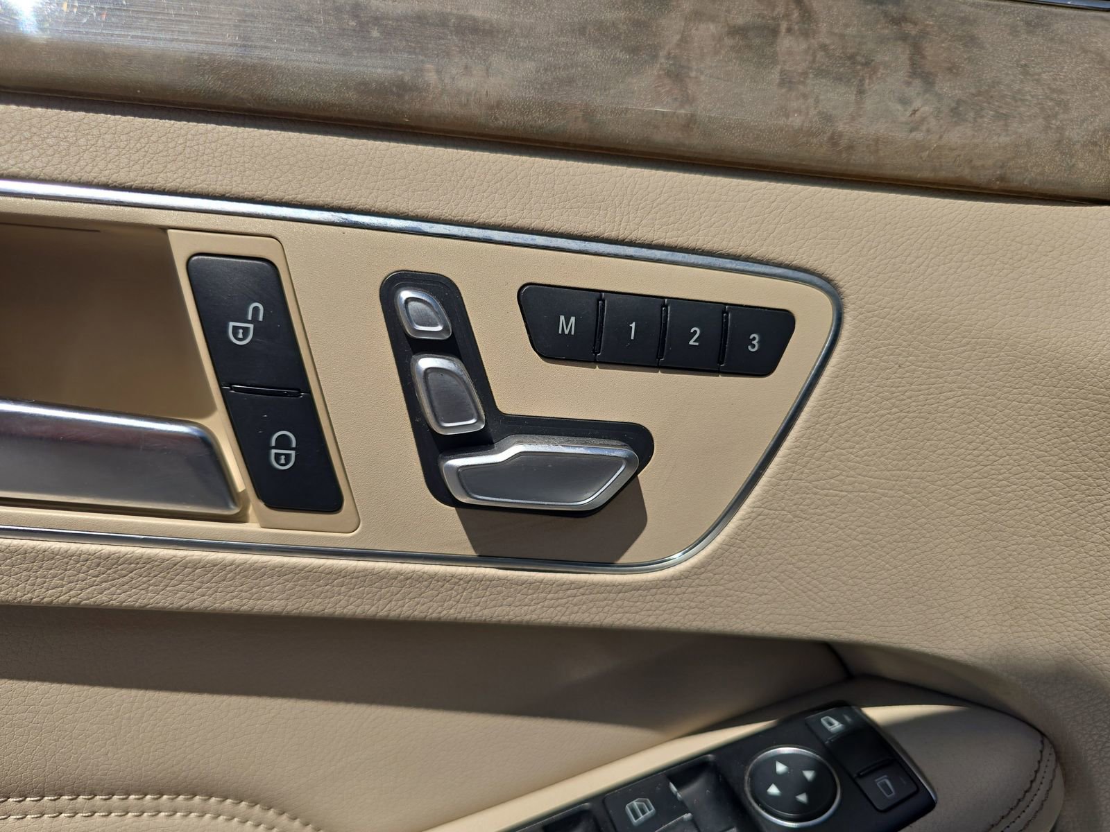 Used 2014 Mercedes-Benz E 350 4MATIC Sedan image 16