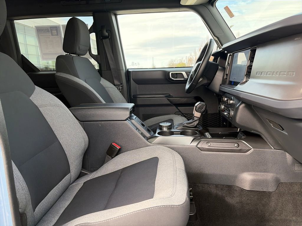 Used 2025 Ford Bronco Big Bend image 15