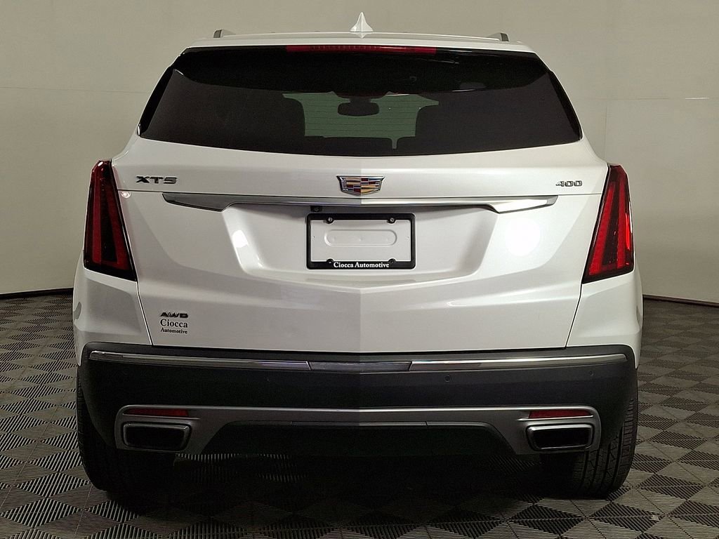 Used 2023 Cadillac XT5 Premium Luxury w/ LPO, Floor Liner Package AWD/4WD image 8