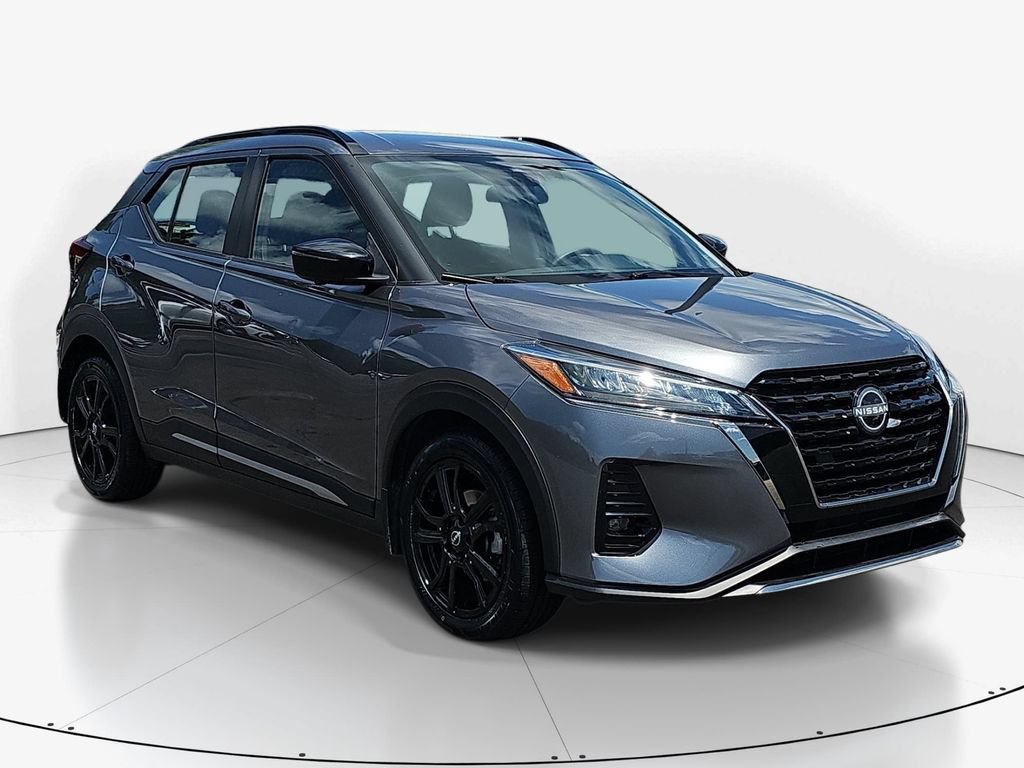 Used 2023 Nissan Kicks SR FWD image 3