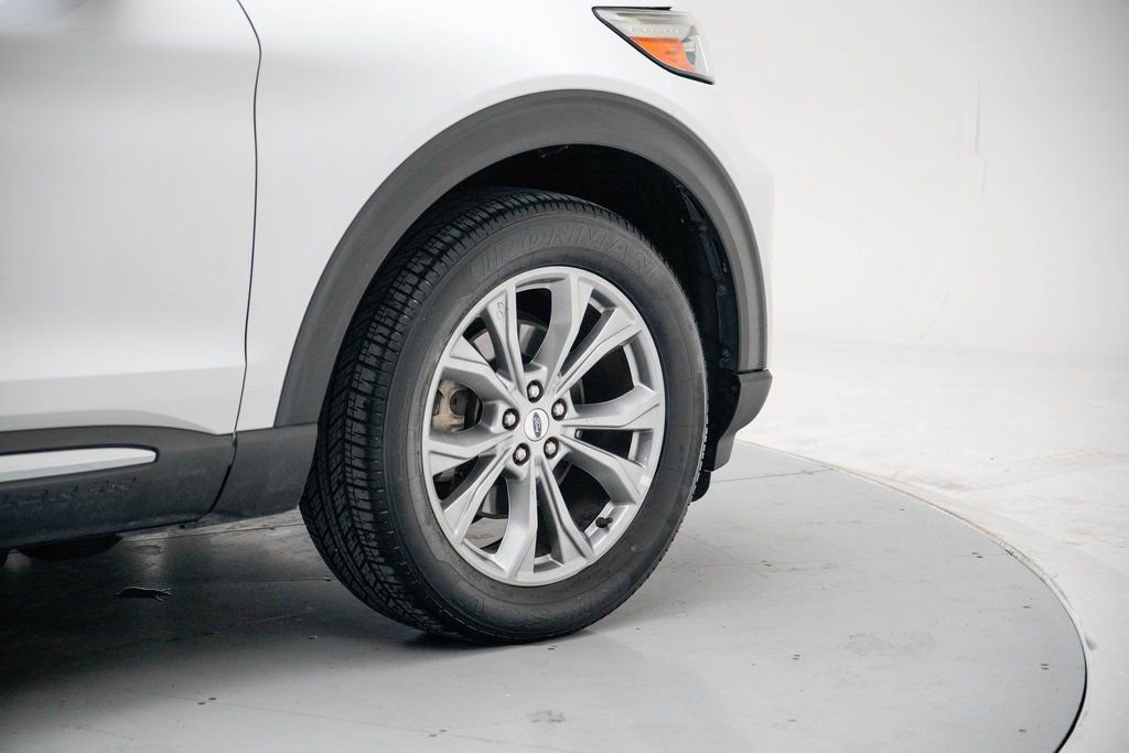 Used 2023 Ford Explorer Limited AWD/4WD image 11