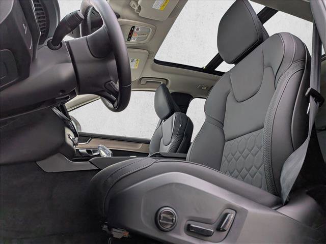 New 2026 Volvo XC90 B5 Plus image 4
