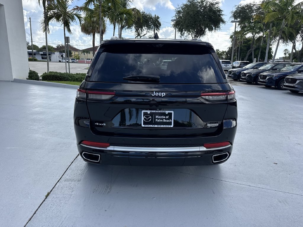 Used 2023 Jeep Grand Cherokee Summit AWD/4WD image 2