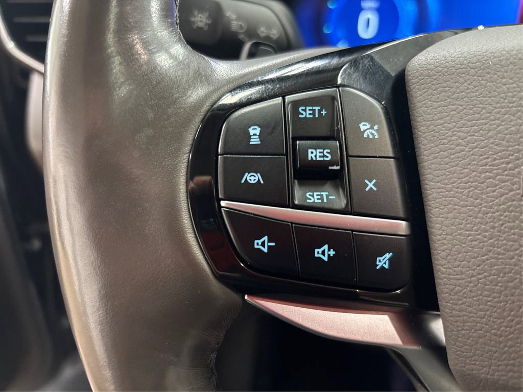 Used 2021 Ford Explorer Platinum w/ Equipment Group 601A AWD/4WD image 32