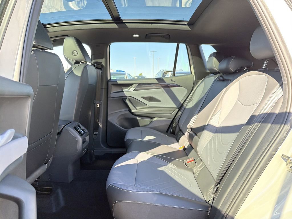 New 2026 Volkswagen Tiguan SE R-Line image 14