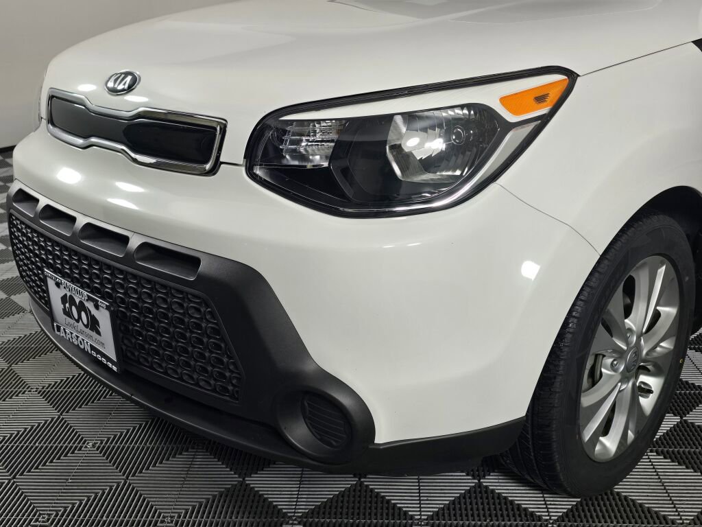 Used 2015 Kia Soul + image 11