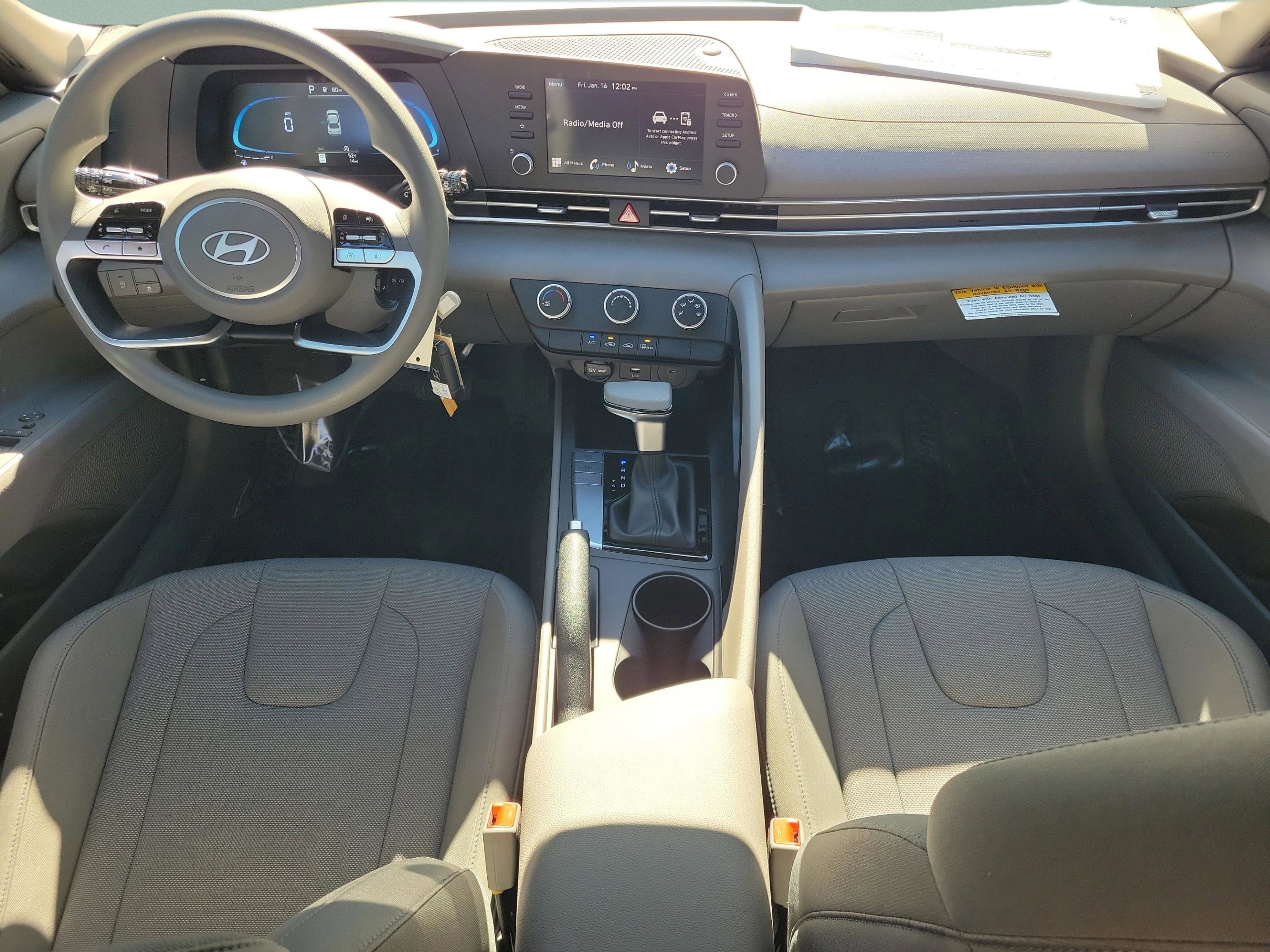 New 2026 Hyundai Elantra SE image 23