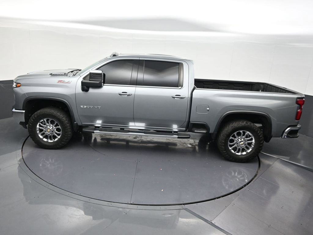 Used 2024 Chevrolet Silverado 2500 LTZ w/ LTZ Premium Package AWD/4WD image 18