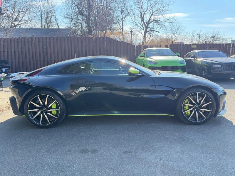 Used 2020 Aston Martin V8 Vantage Coupe image 4