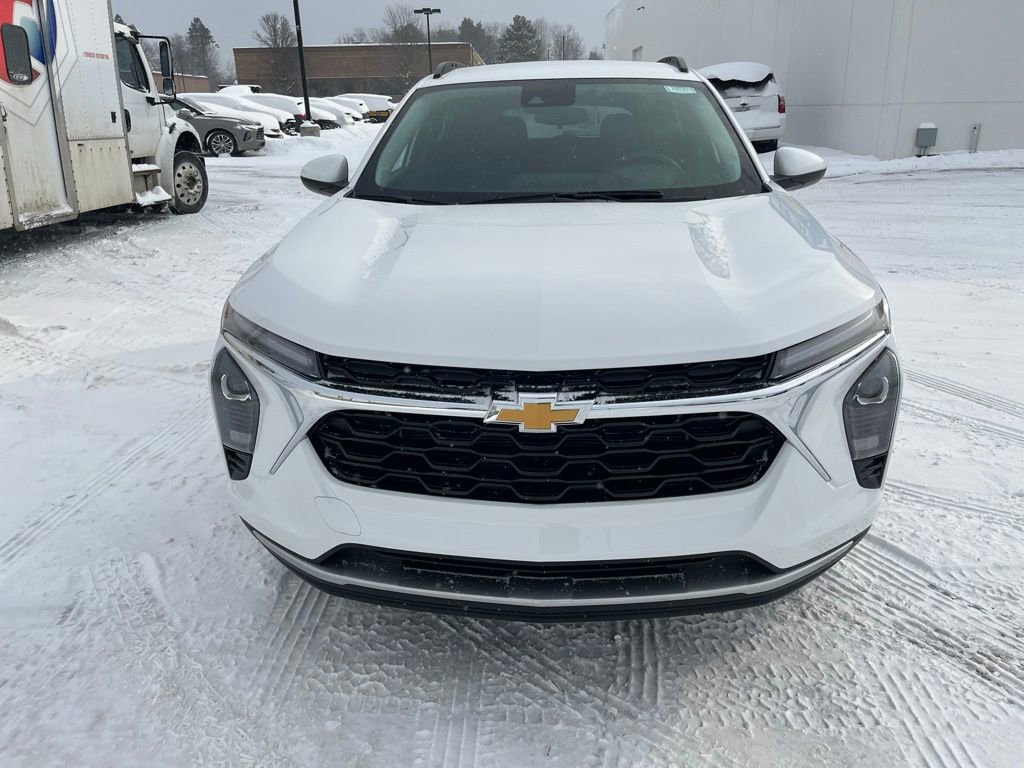 New 2026 Chevrolet Trax LT w/ Driver Confidence Package image 2