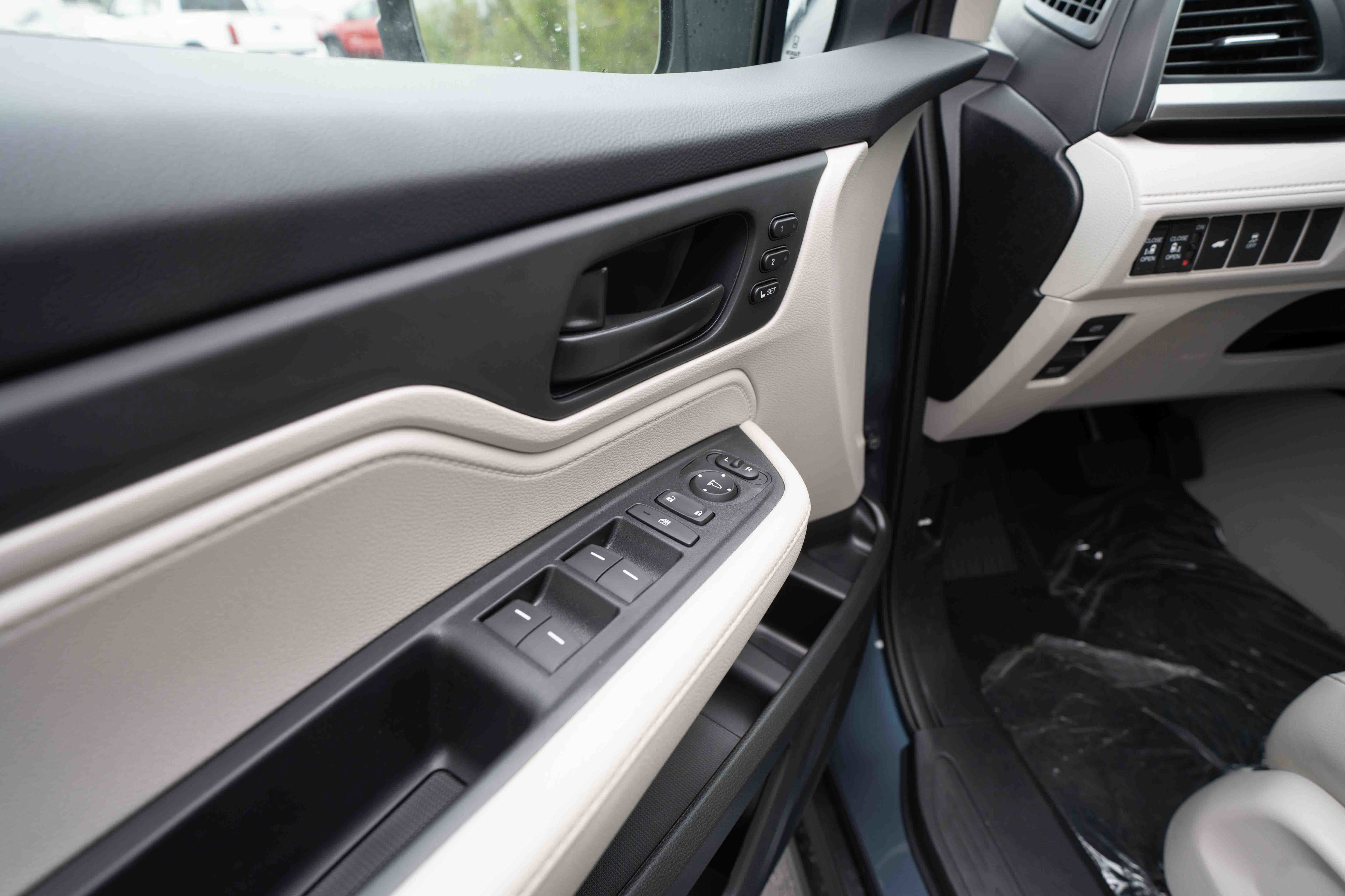 Used 2026 Honda Odyssey EX-L image 7