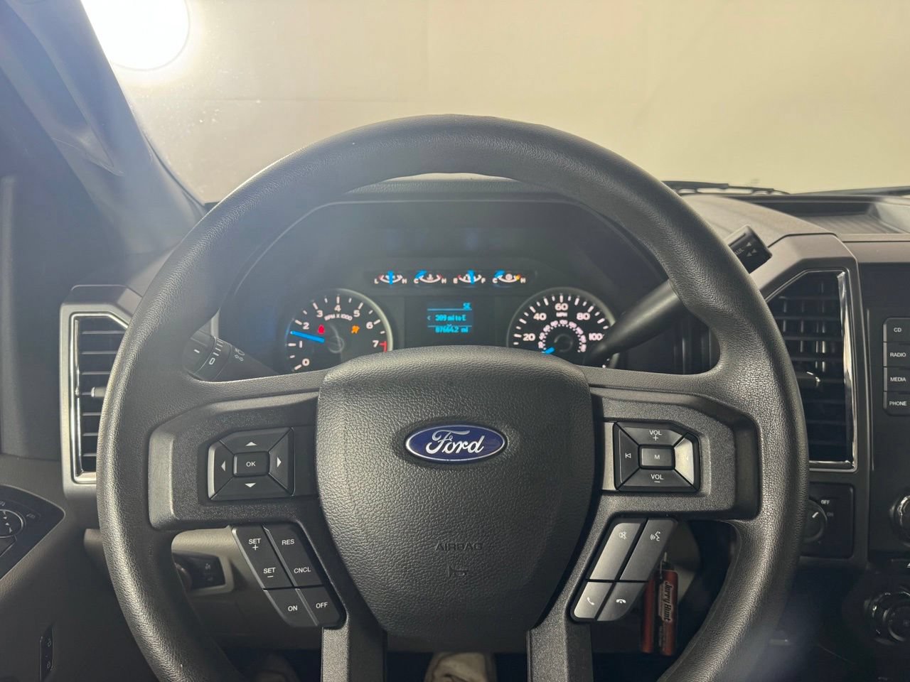 Used 2016 Ford F150 XLT RWD image 14