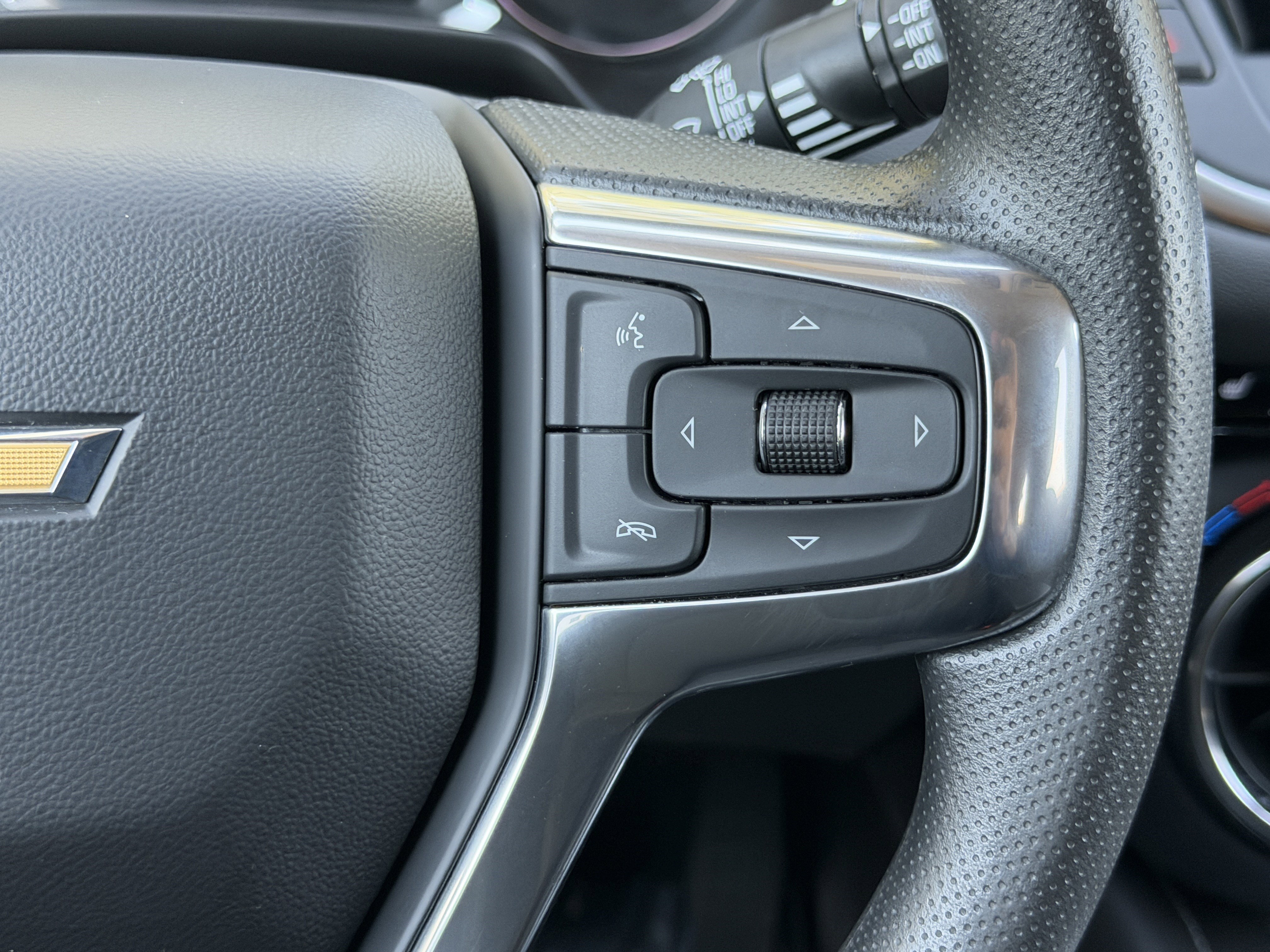 Used 2024 Chevrolet Blazer LT w/ Convenience Package FWD image 32
