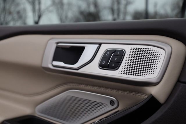 Used 2022 Ford Explorer Platinum w/ Equipment Group 601A image 23