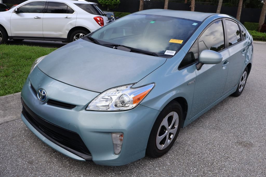 Used 2014 Toyota Prius Two FWD image 2