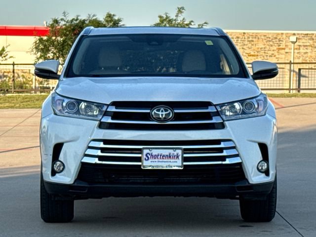 Used 2017 Toyota Highlander Limited FWD image 2