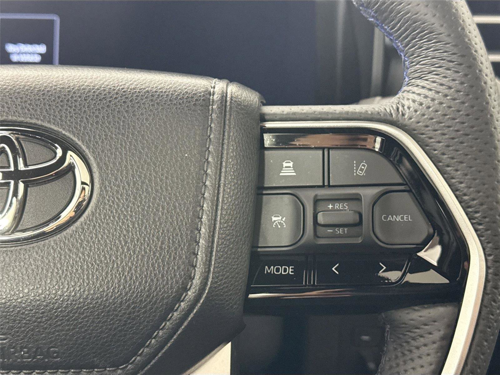 Certified 2025 Toyota Sequoia Platinum image 18