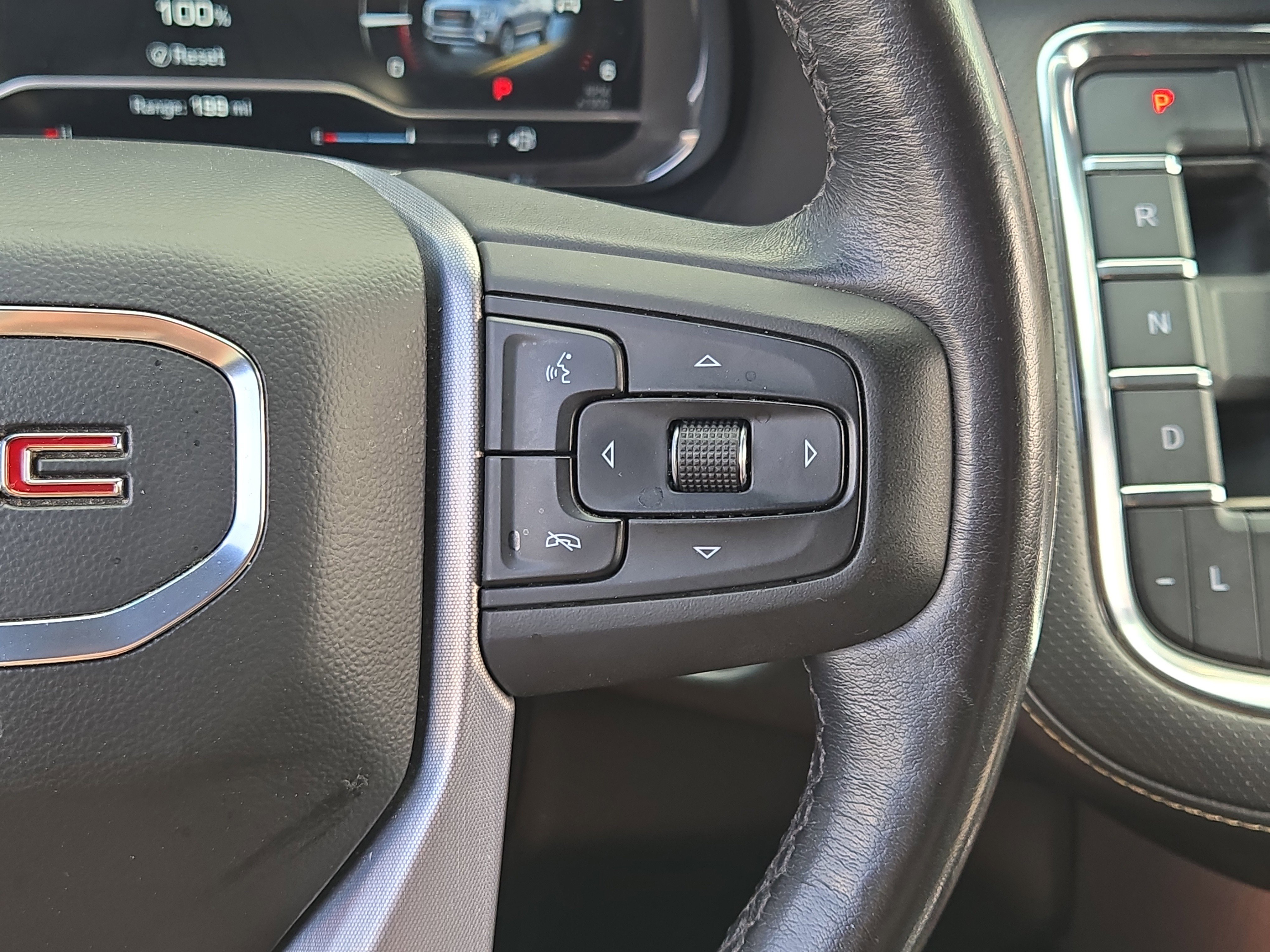 Used 2023 GMC Yukon SLT image 27