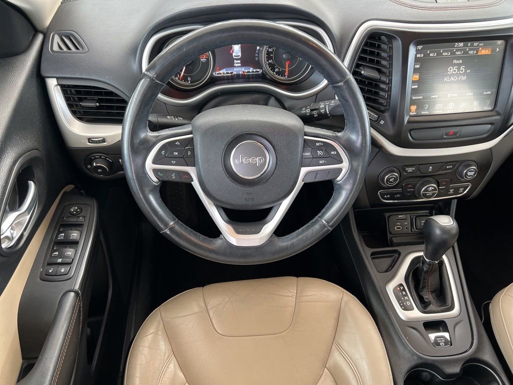 Used 2017 Jeep Cherokee Limited image 22