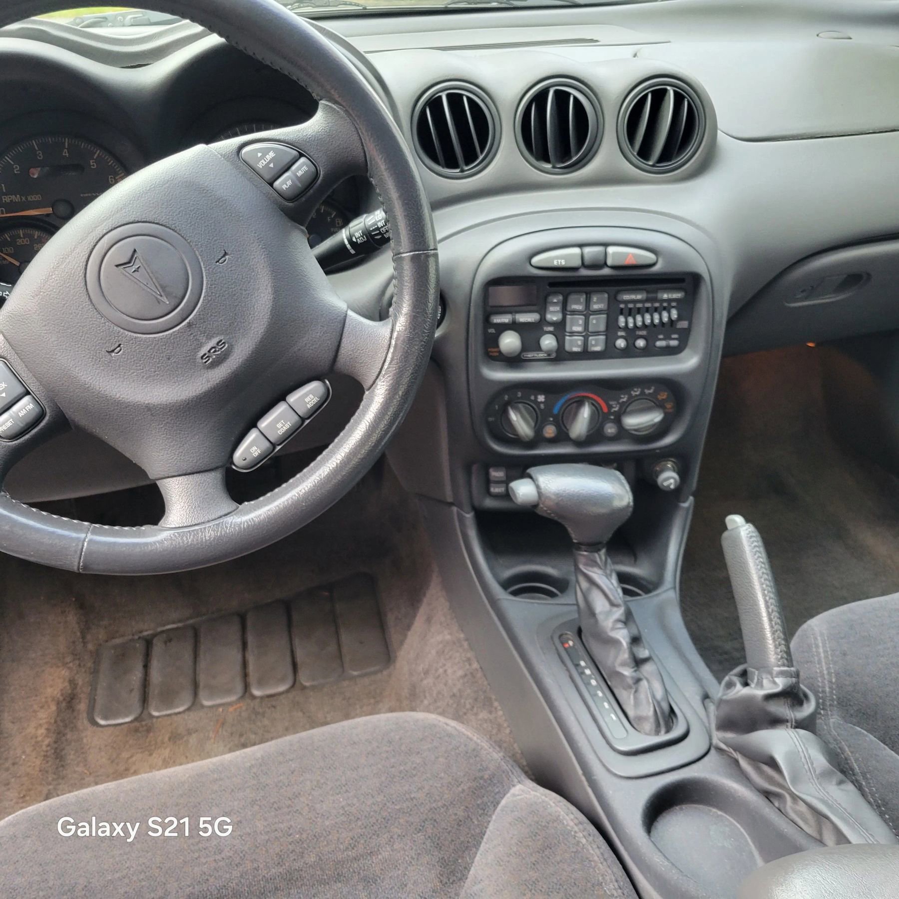 Used 1999 Pontiac Grand Am SE image 6