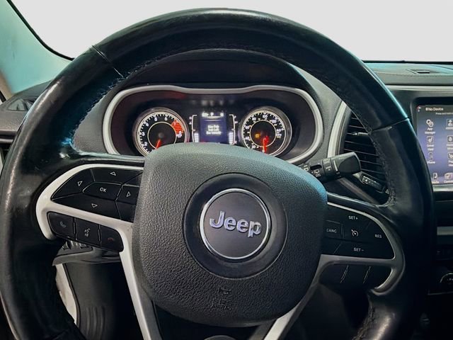 Used 2018 Jeep Cherokee Latitude Plus w/ Cold Weather Group image 10