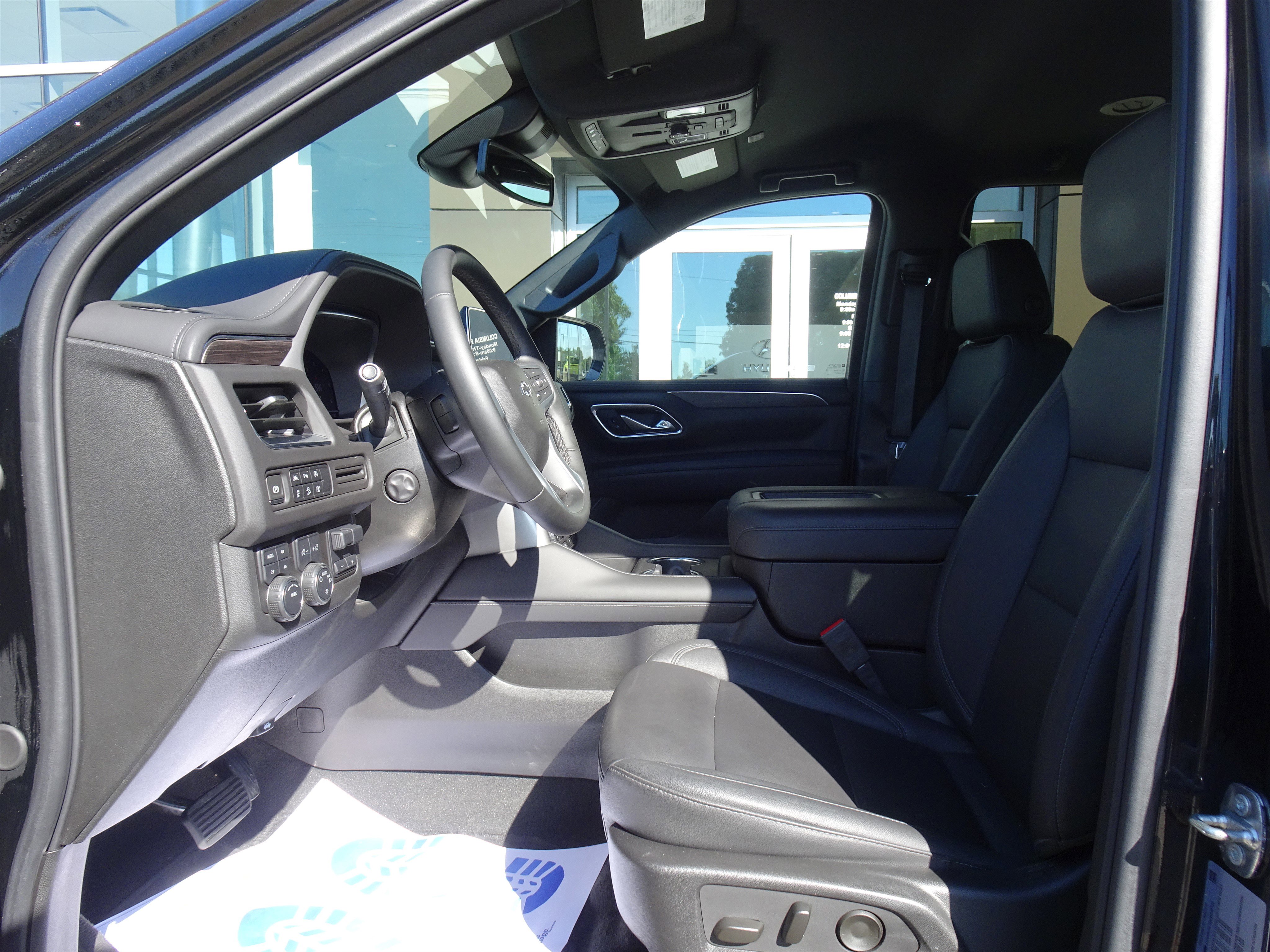 Used 2023 Chevrolet Tahoe Z71 w/ Luxury Package AWD/4WD image 8