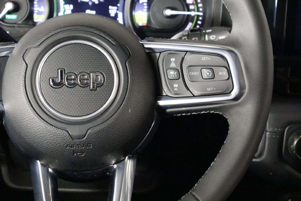 Used 2025 Jeep Wrangler Unlimited Sahara AWD/4WD image 10