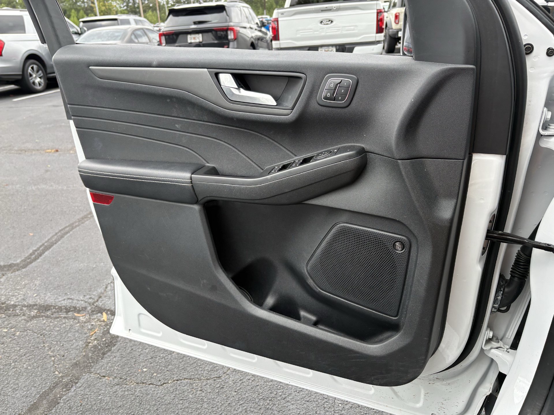 Used 2023 Ford Escape Active w/ Tech Pack #2 FWD image 11