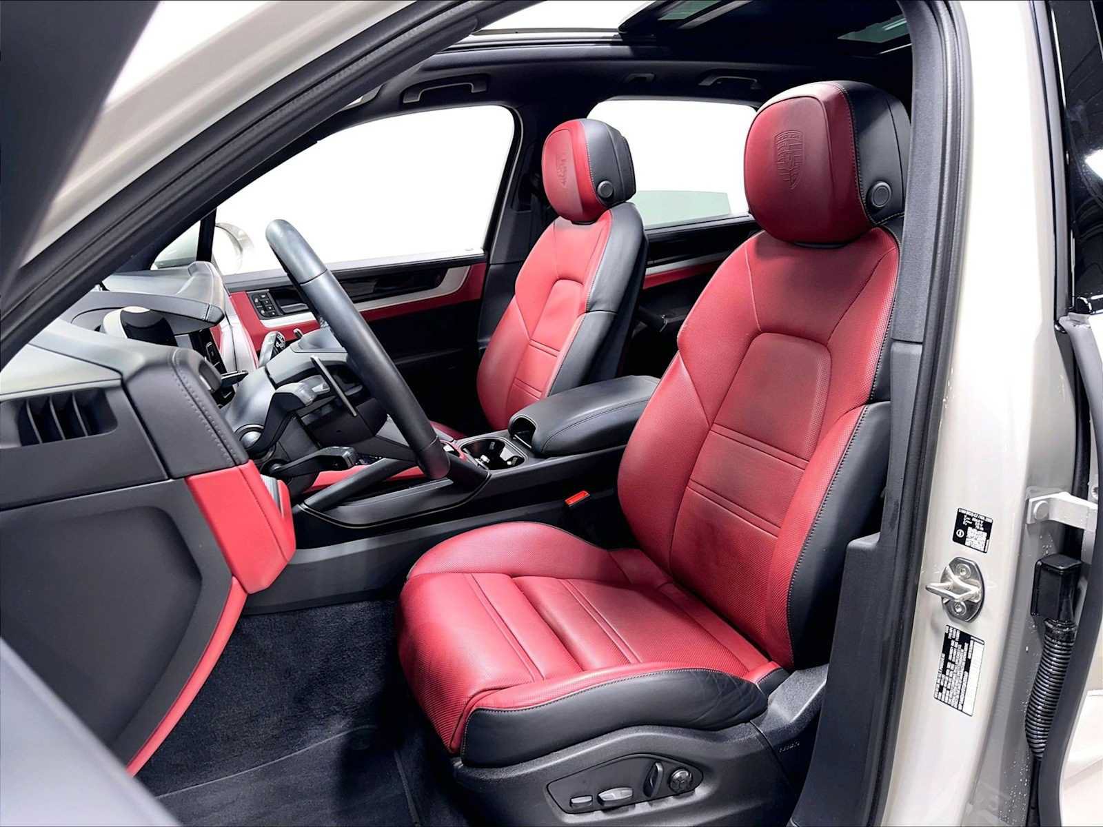 Used 2026 Porsche Cayenne S AWD/4WD image 8