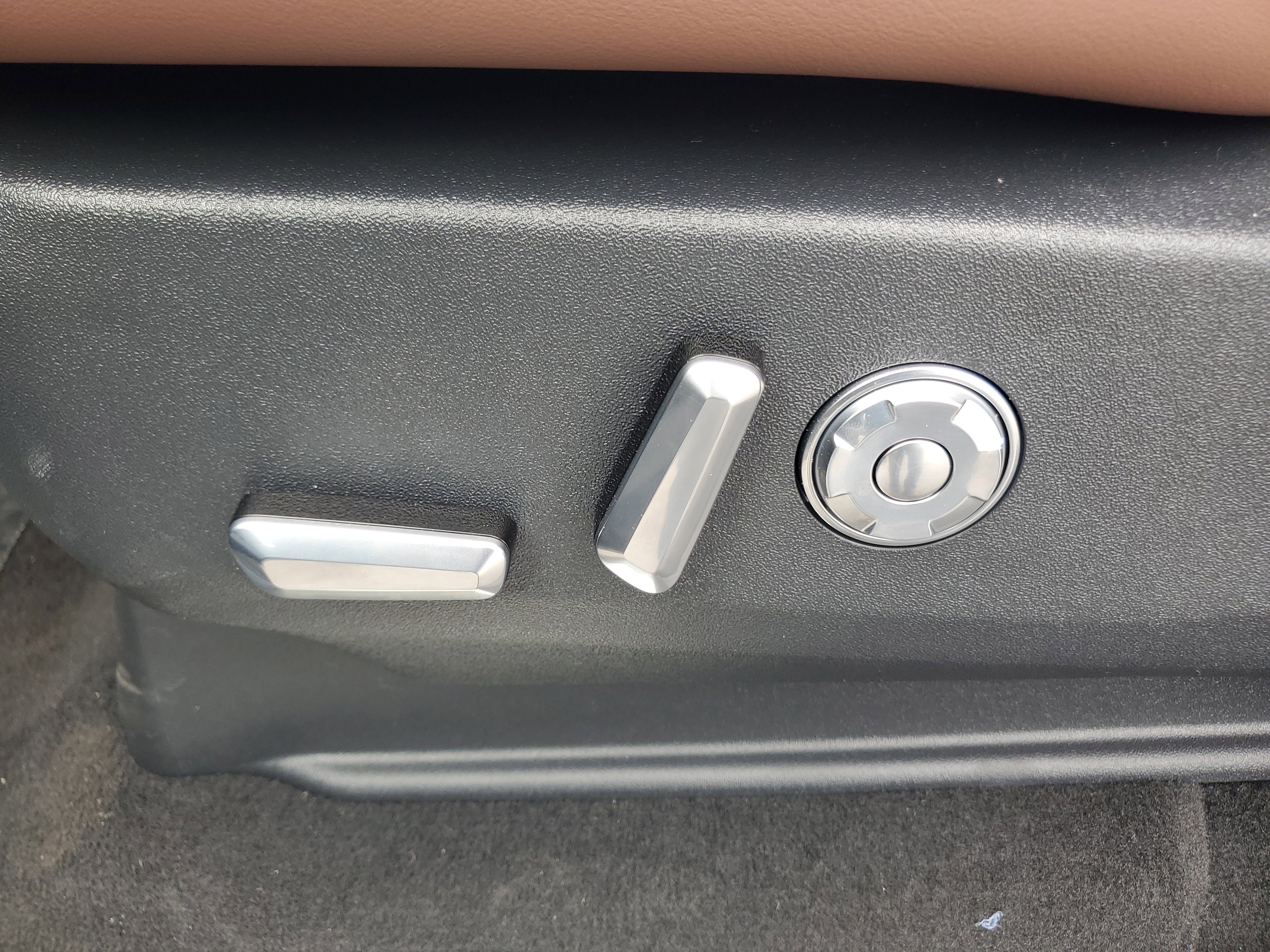 New 2026 Lincoln Navigator L Reserve AWD/4WD image 13
