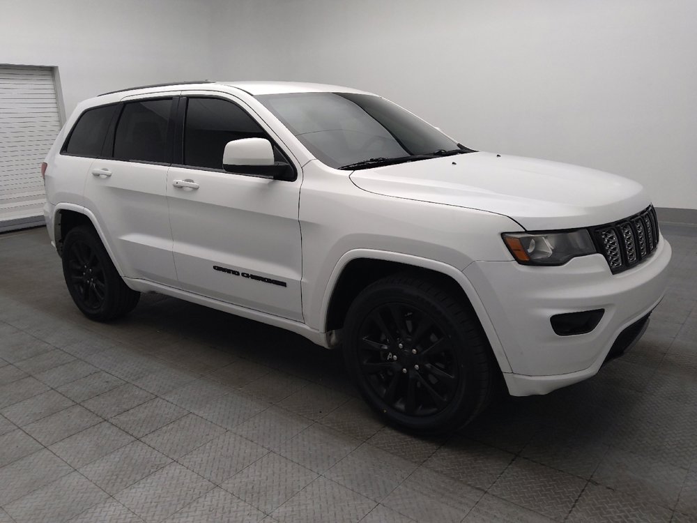 Used 2019 Jeep Grand Cherokee Altitude image 11