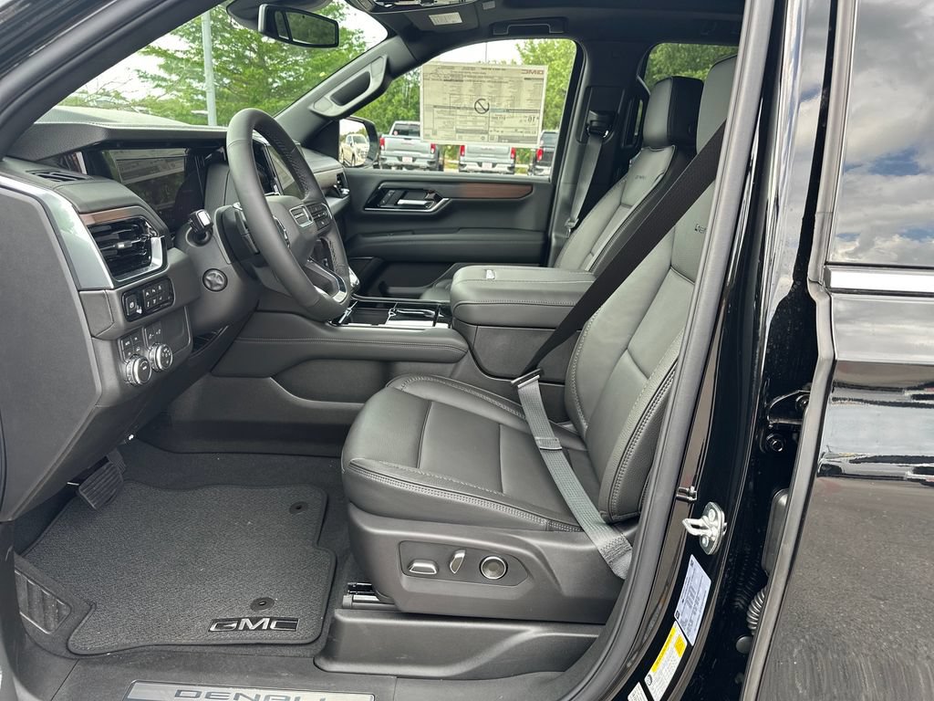 New 2026 GMC Yukon XL Denali w/ Sun & Power Step Package AWD/4WD image 10