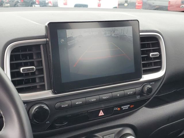 Used 2025 Hyundai Venue SEL FWD image 14