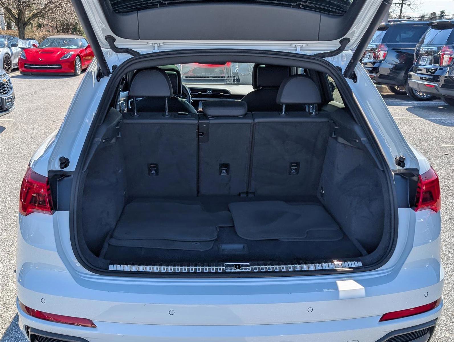 Used 2024 Audi Q3 2.0T Premium image 14