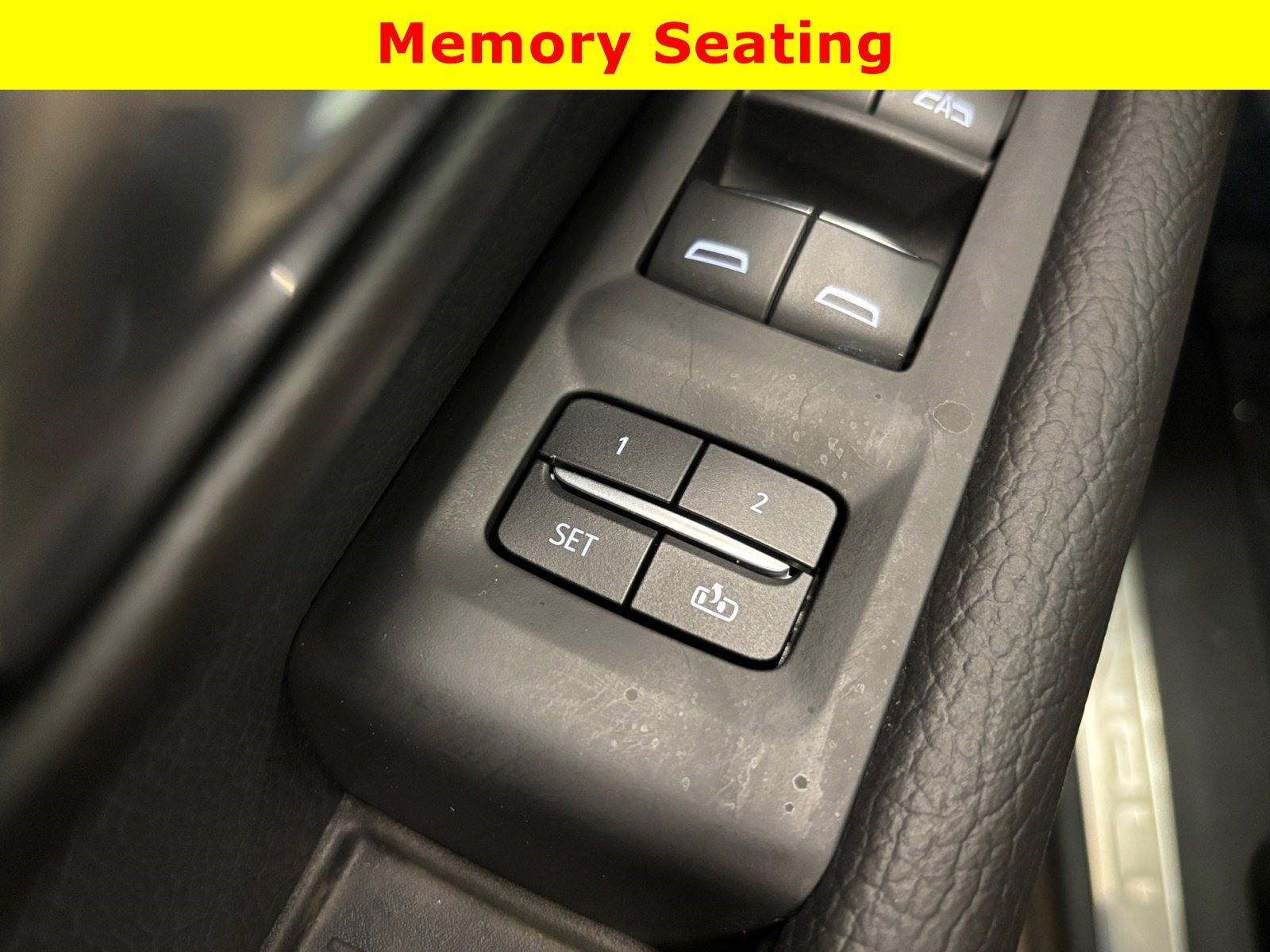 Used 2023 GMC Yukon Denali AWD/4WD image 34