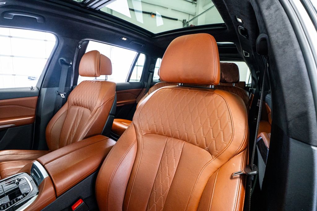 Used 2021 BMW X7 M50i w/ Executive Package AWD/4WD image 38