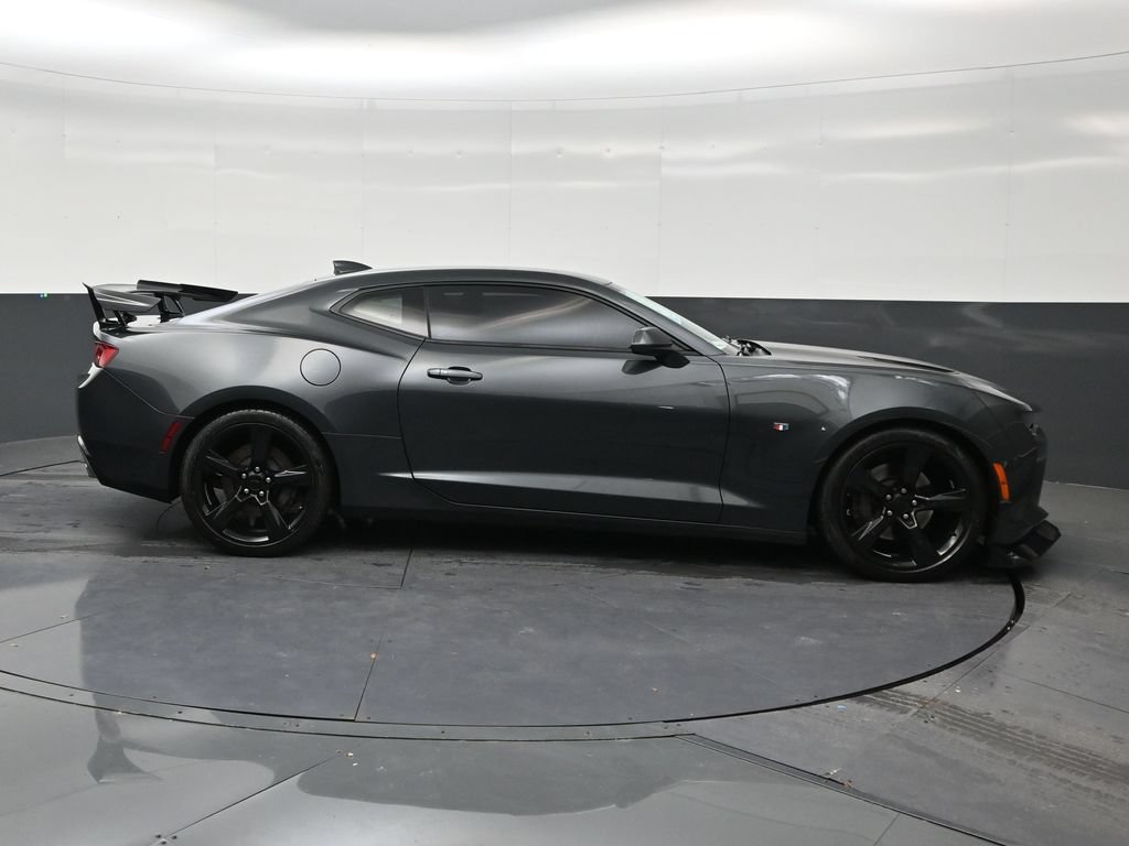 Used 2018 Chevrolet Camaro SS RWD image 6